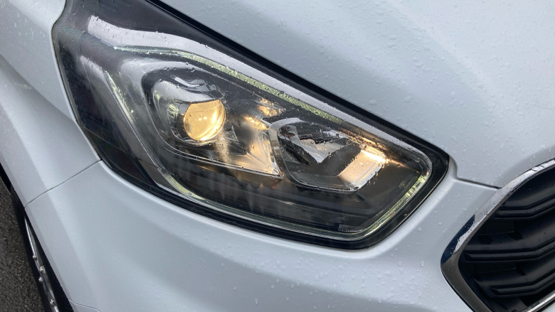 Ford Transit Custom 300 L2 Diesel Fwd 2.0 EcoBlue 170ps Low Roof D/Cab Limited Van Auto